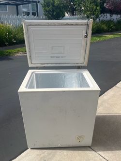 Chest freezer