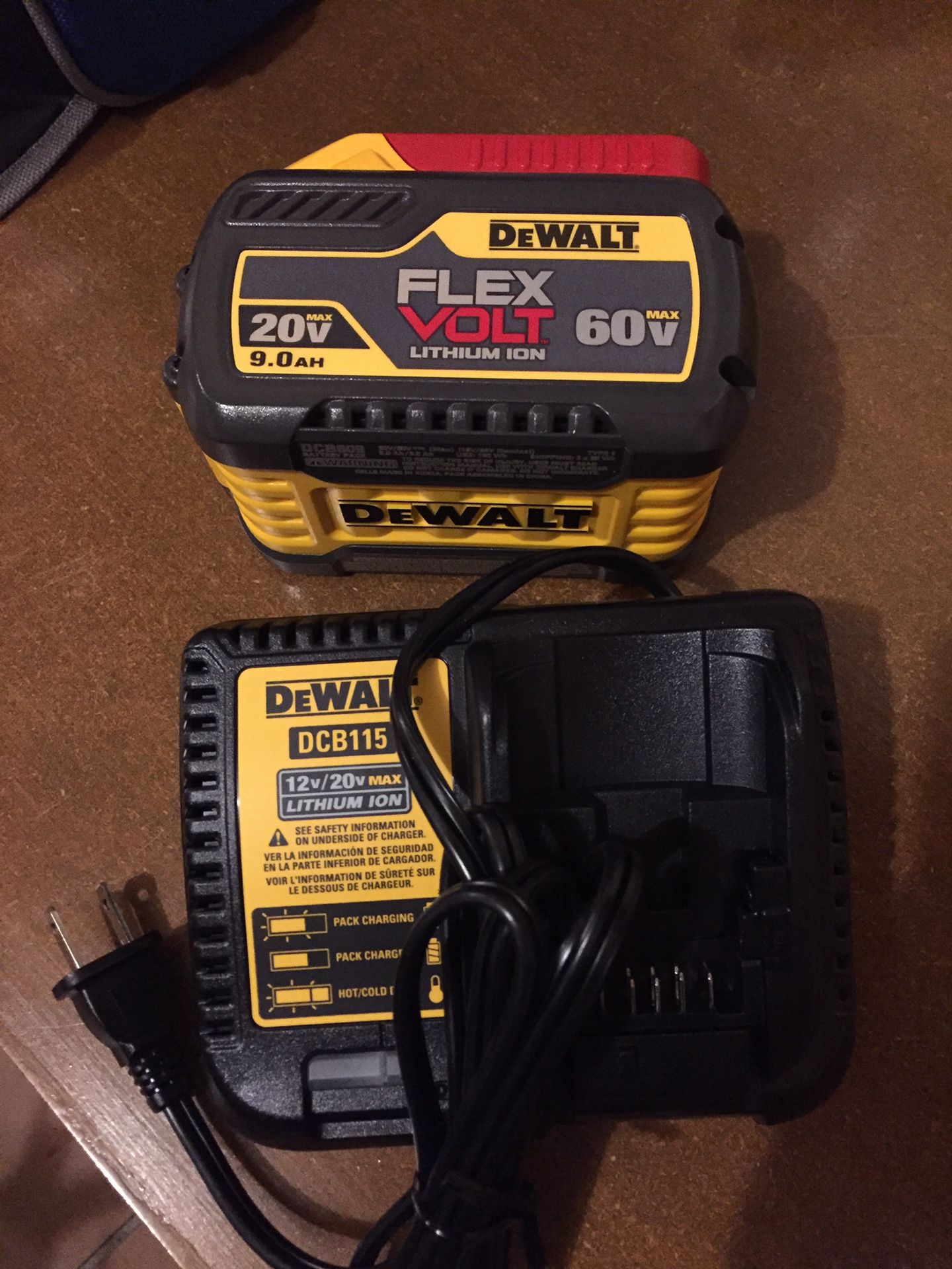 New Dewalt Flexvolt 9AH Battery and Charger Combo For Sale