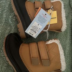 New! Size 6 Cat & Jack Boots Retails $35