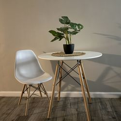 Dining Table- Like New 