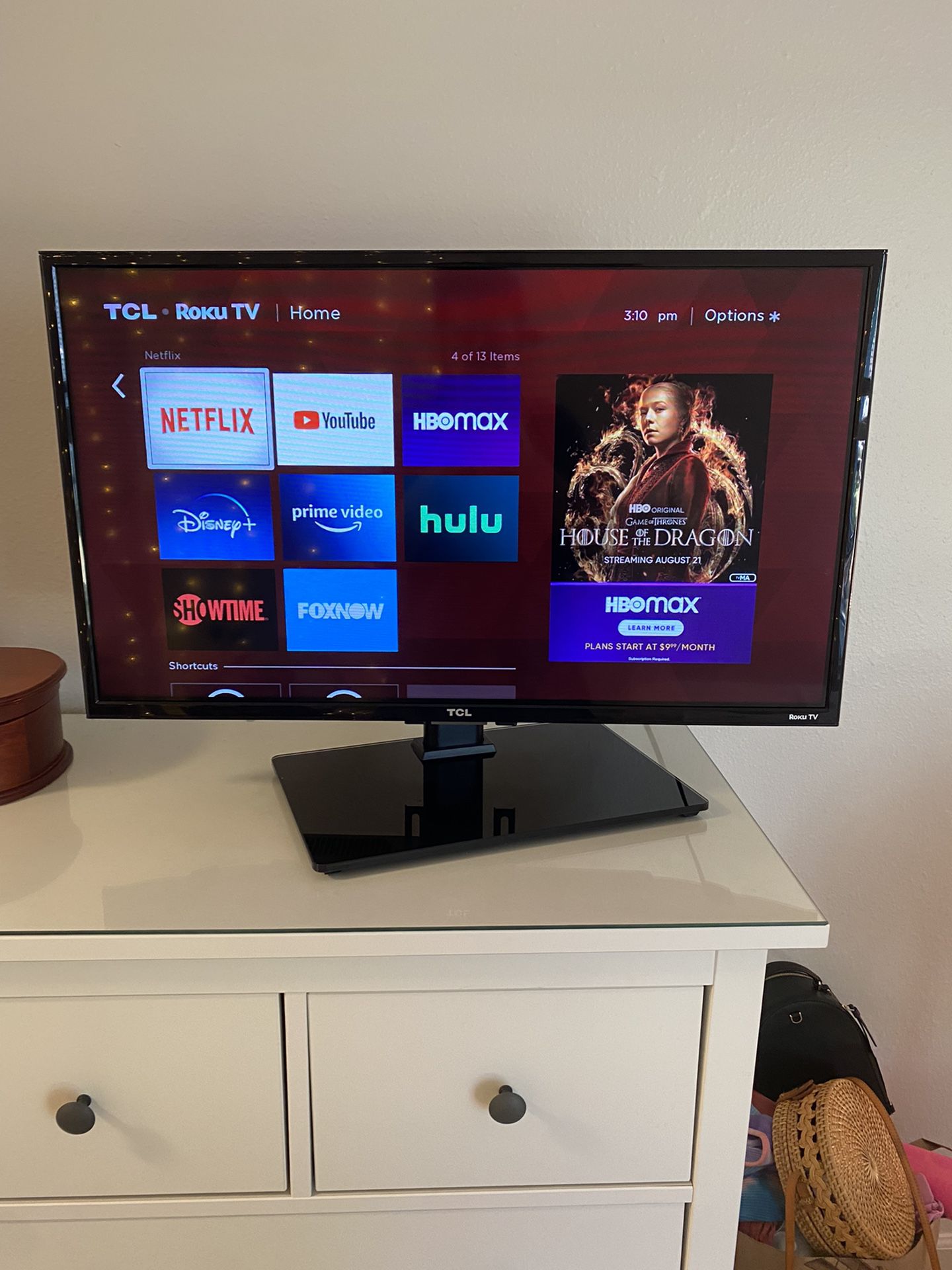 32” Roku TCL TV w/ Included Mount