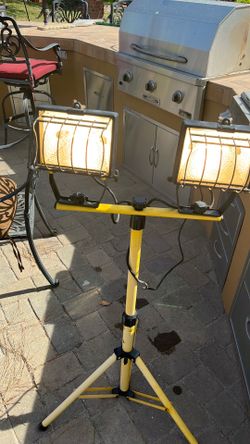 Dual spotlight lamp