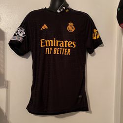 Jude Bellingham Of Real Madrid Soccer Jersey Size Large Player Version 