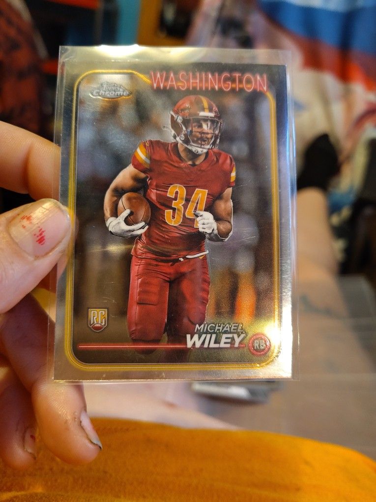 2024 NFL Topps Chrome Football Cards
