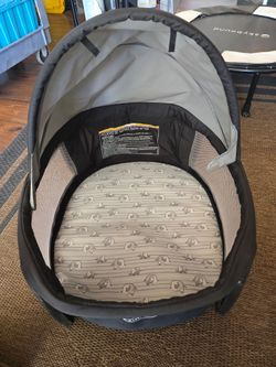 Round bassinet