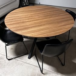 Mid Century Modern Round Dining Table