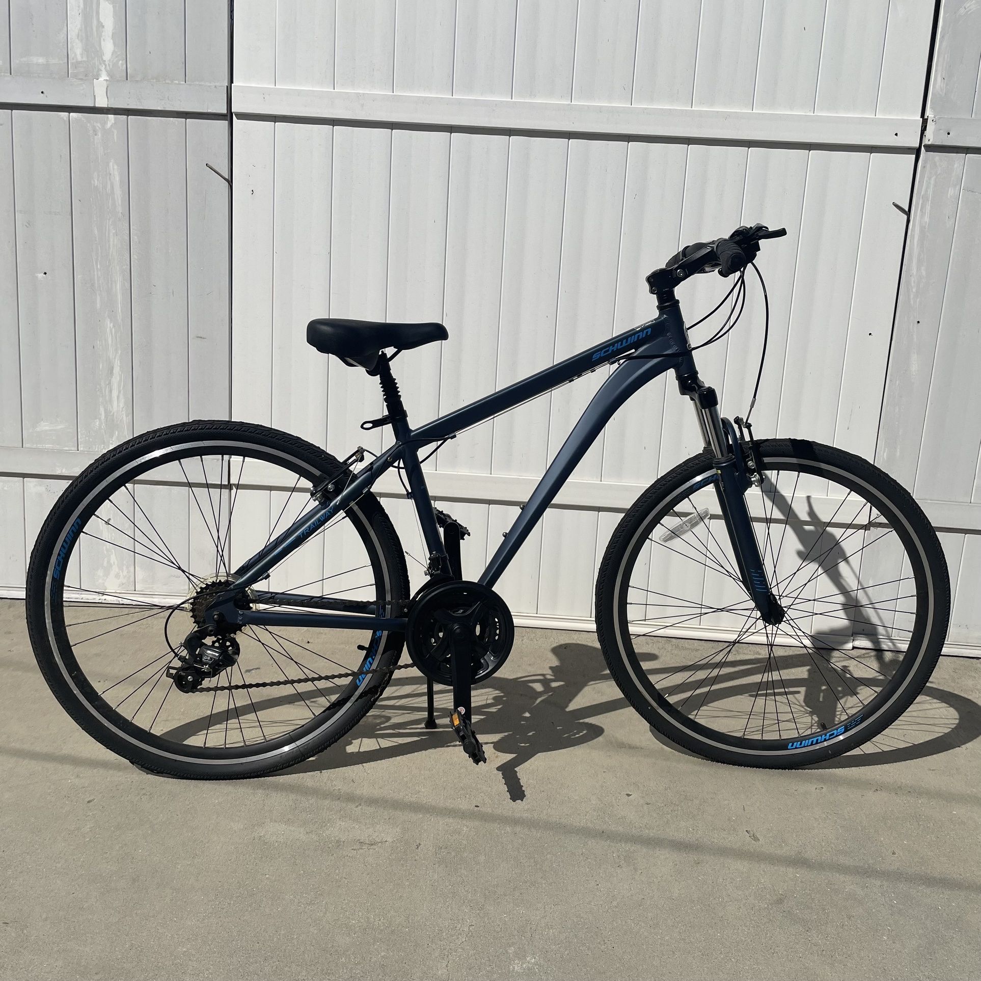 28 inch schwinn bicycle Trailway 28in Blue / One Size alloy linear pull brakes and light yet strong aluminum double wall rims Schwinn Bike Schwinn 28 Schwinn
