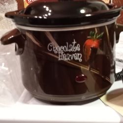 Electric Fondue Pot With Candy Making Kit
