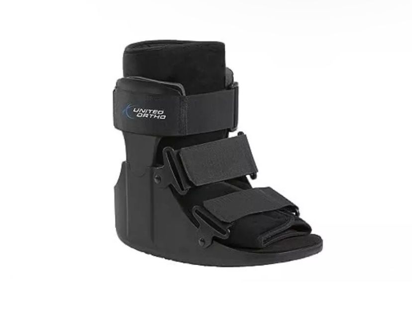 United OrthoUnited Ortho ANKLE STABILIZER Short Cam Walker Boot, Large, Black