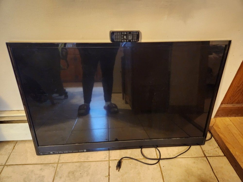 42" Vizio Tv