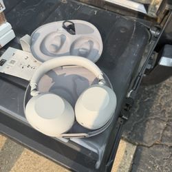 BRAND NEW Sony WH-1000XM6 Headphones