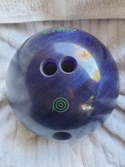 🎳 Bowling Ball – 14 lb Ebonite