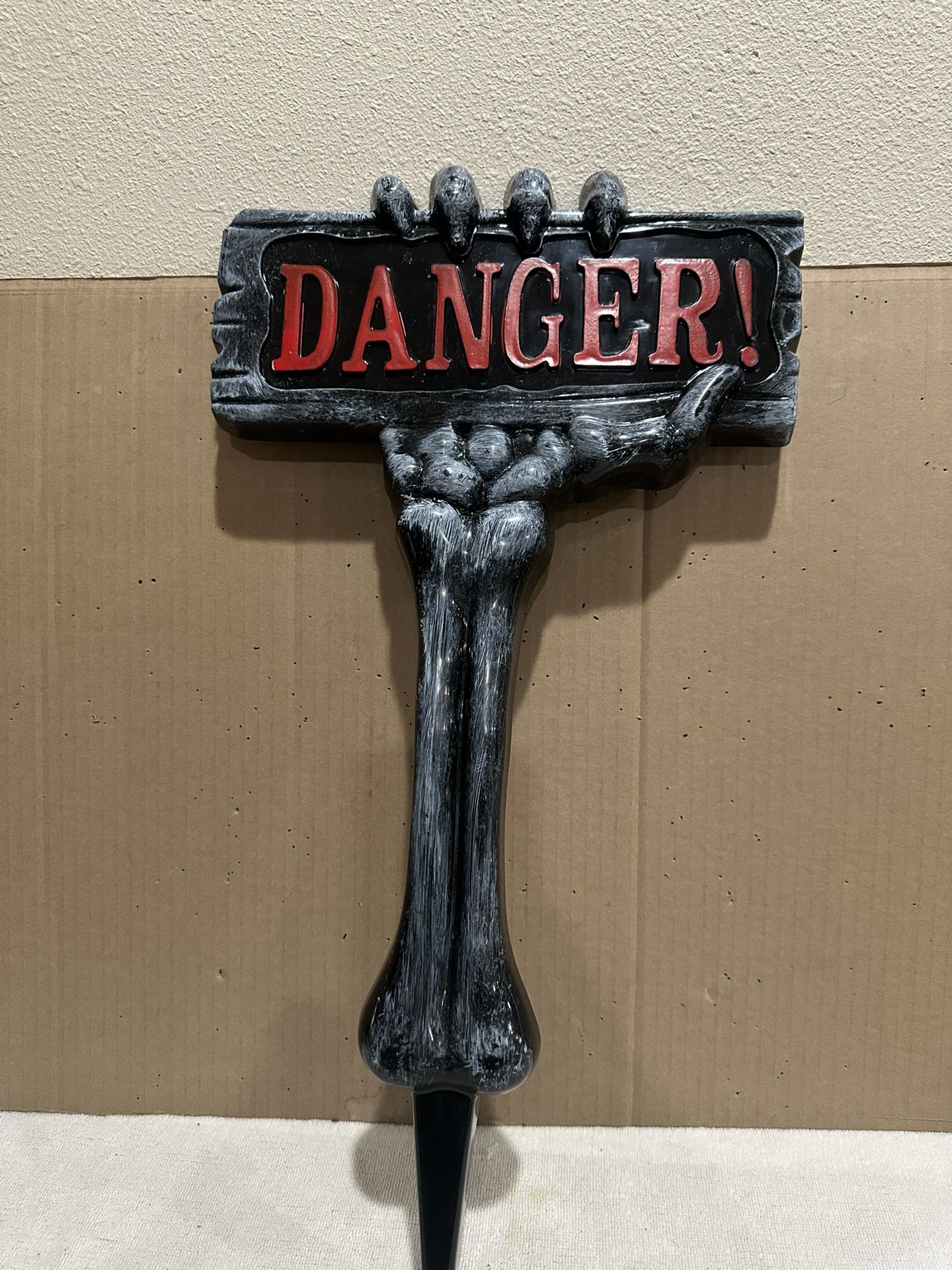 HALLOWEEN DANGER    YARD     STAKE  