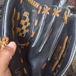 Rawlings Baseball Glove 