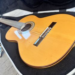 Guitar - Manuel Rodríguez Hijos C3F Flamenco, handcrafted in Madrid, Spain