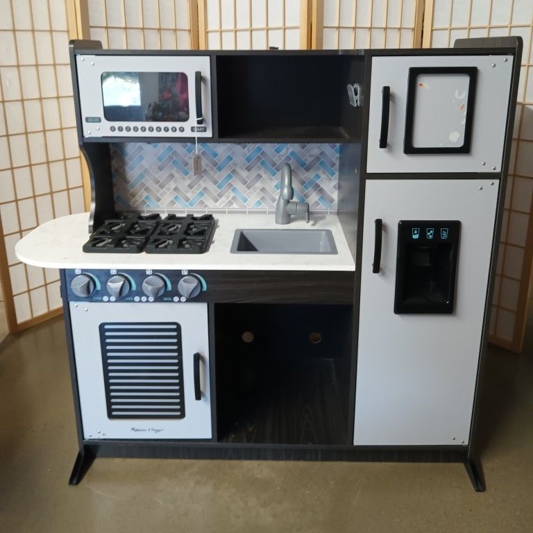 Melissa and Doug Play Kitchen