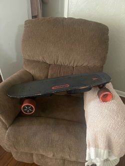 Electric skateboard