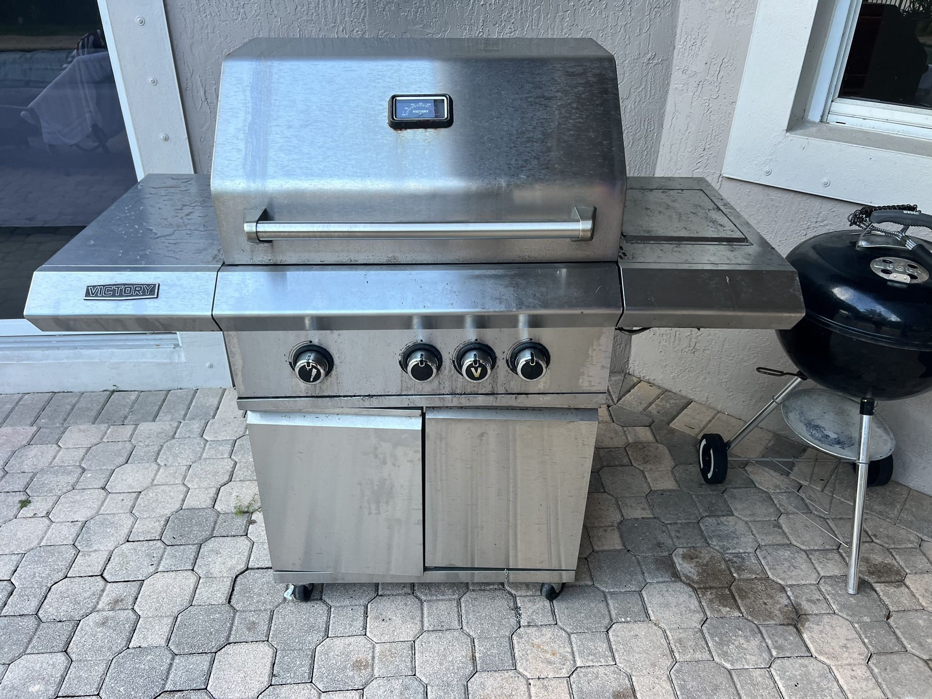 Victory 4 Burner Gas Grill