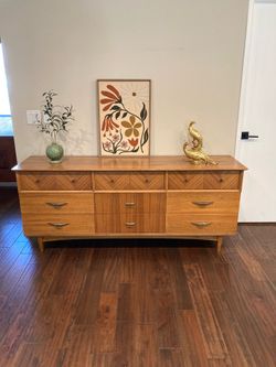 Mid Century Modern 196O’s Atomic Walnut Dresser By Harmony House