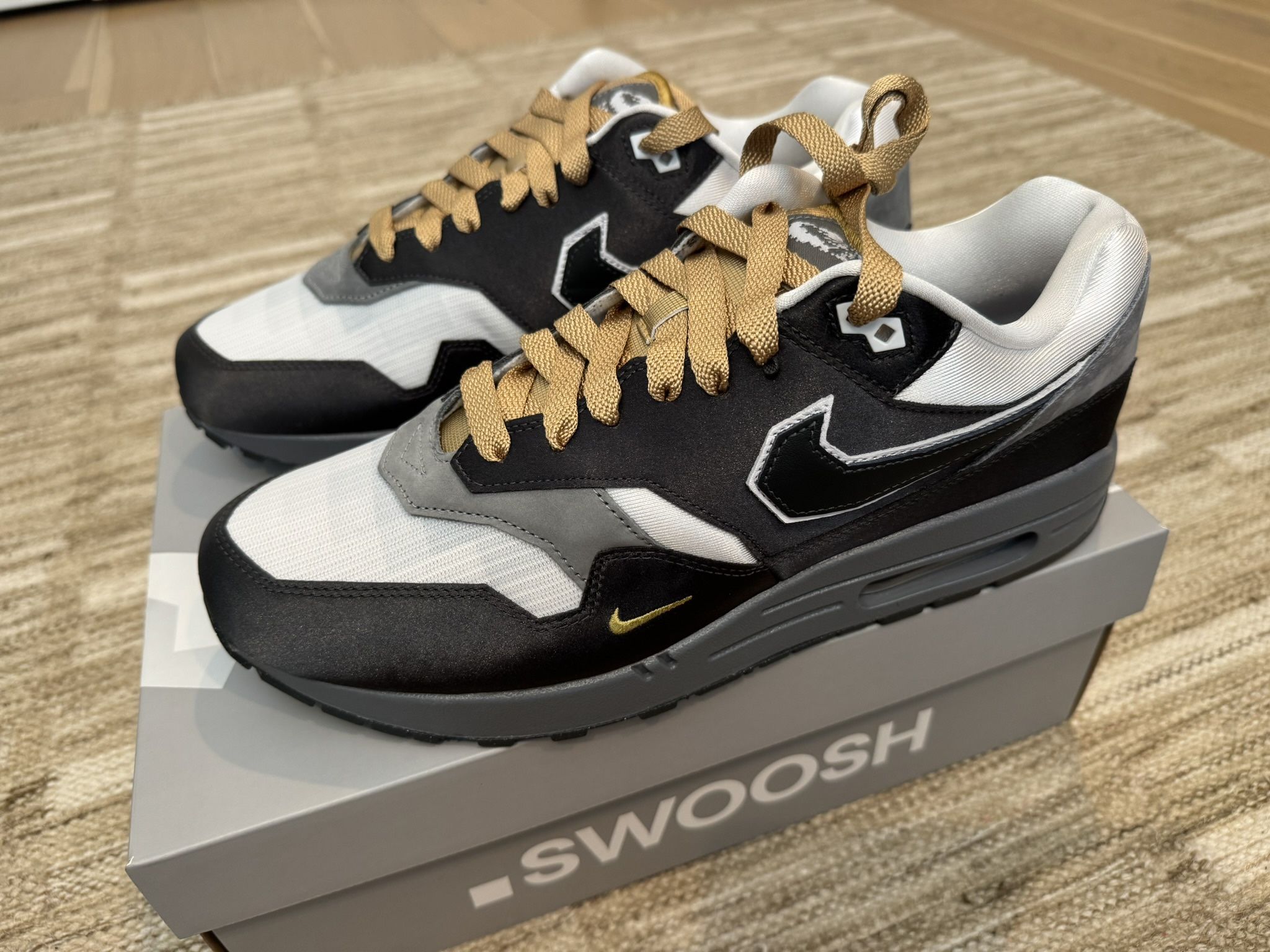 Nike Air Max 1 .SWOOSH Low Poly   ‘Big Head Mode’ Goldeneye   