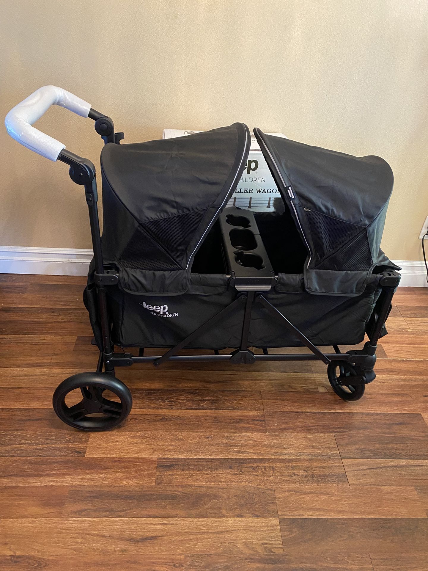 JEEP STROLLER AND WAGON BRAND NEW FOR TWO KIDS SETS BELT πΆπΆπ§