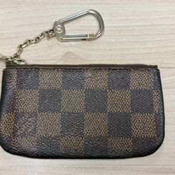 100% Authentic Louis Vuitton Key Pouch Damier Ebene