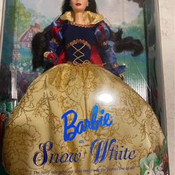 BARBIE!  NEW!  Snow White Barbie! 1998