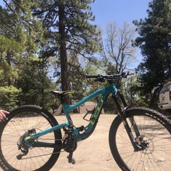 2016 GT Sensor Elite size Small Mountain Bike