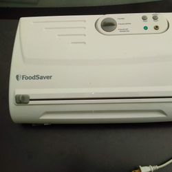 Tilia Foodsaver V850 Vacuum Sealer