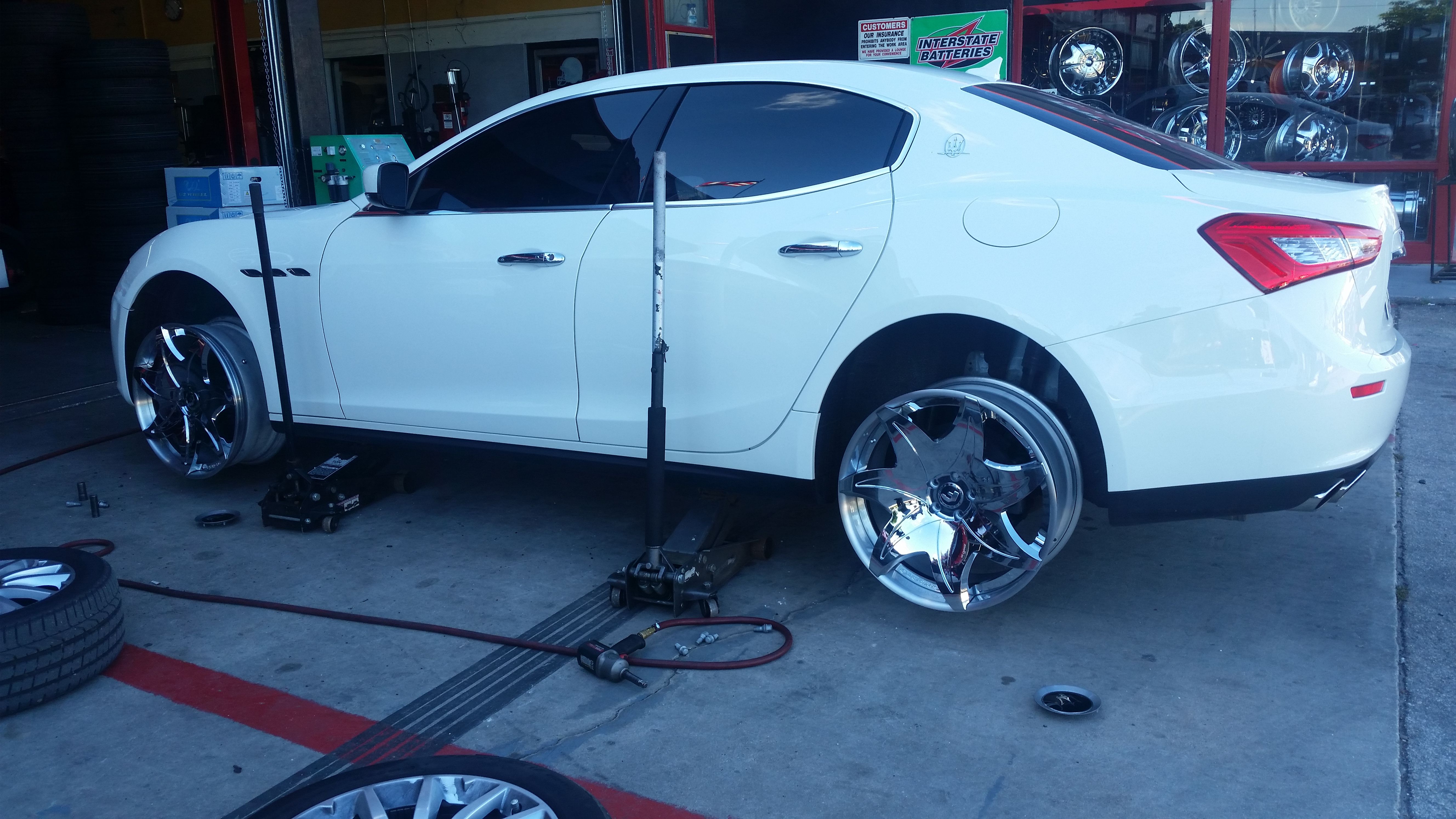 22 inch rims and tires for a maserati ghibli