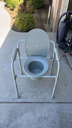 Commode chair
