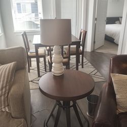 Stylish Circular Brown End/Side Table w/ Lamp