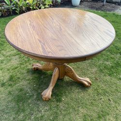 Round Dining Table w/Leaf