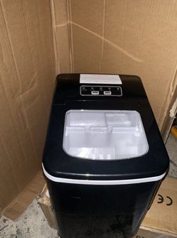 Ice maker for Sale! 