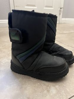 snow boots