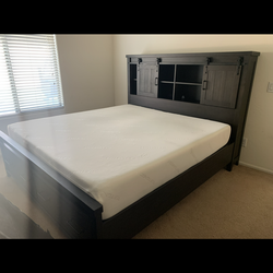 King size bed with matching dresser