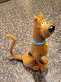 Scooby Doo felt-covered plastic flexible figurine