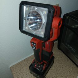 Milwaukee M18 Spot Light W/high OutputRL X06.0 batrery