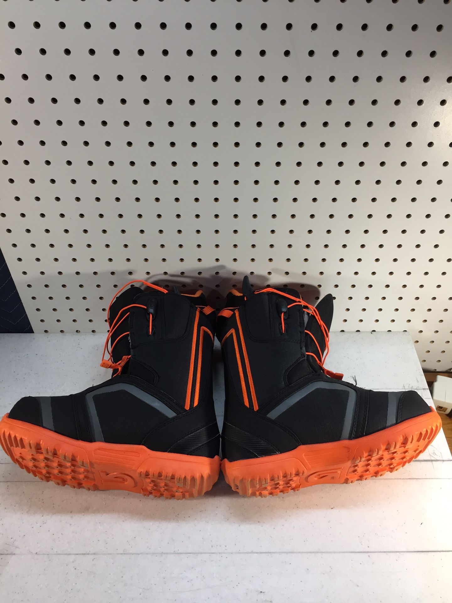 Burton snowboard boots Ambush Smalls Youth size 6