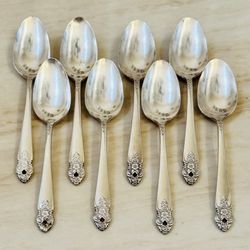 8pc ONEIDA Distinction Silverplate Teaspoons 6 1/8” Prestige Plate 1951