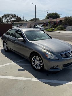 2015 Infiniti Q40