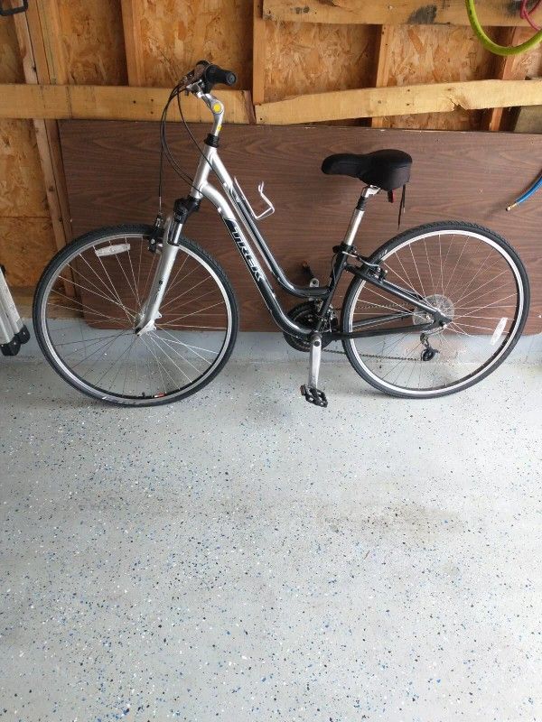 Trek Multitrack 7100 Shimano Mountain Bike