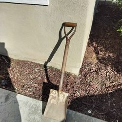 Vintage Heavy-Duty D-Handle Shovel - Rustic Garden Tool / Decor