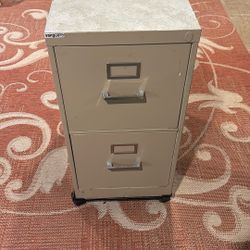 VANGUARD 2 DRAWER FILING CABINET WITH WHEELS