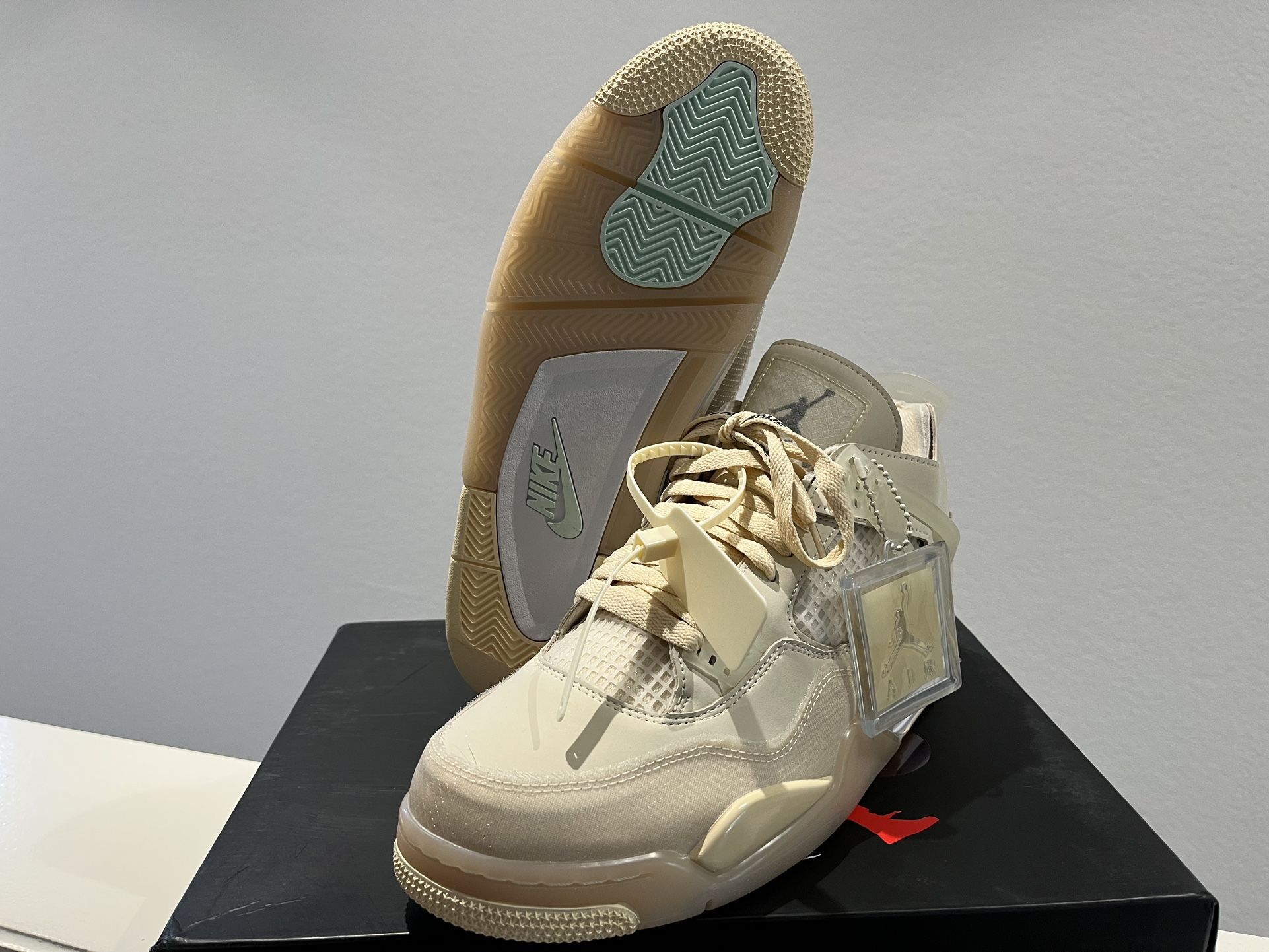 ℛℇ℘ℒℐℭḁ Air Jordan 4 Retro Off-White Sail - Size M 12 / W 13.5