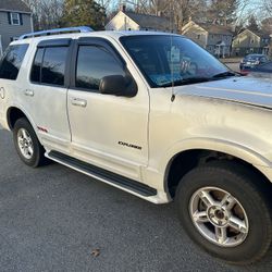 2004 Ford Explorer