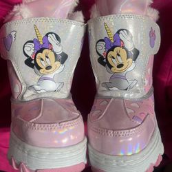 NEW SNOW BOOTS GIRLS SIZE 8     DISNEY MINNIE MOUSE pick up downtown LA Little Tokyo area