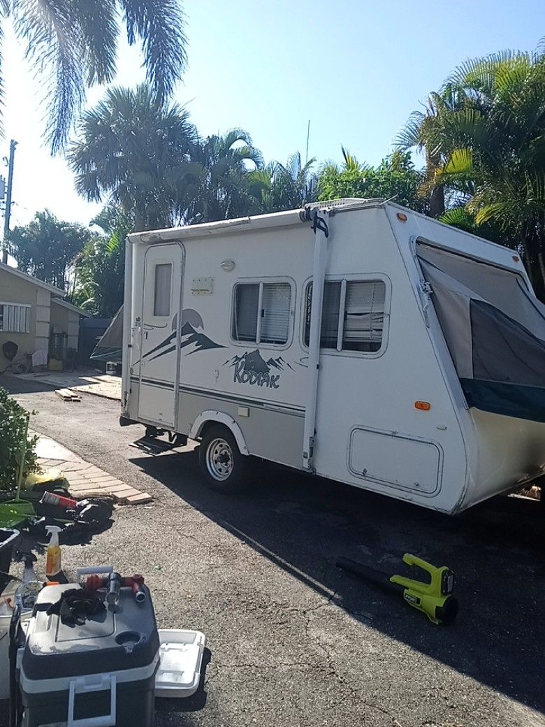 2005 Kodiak Travel Trailer