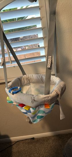 Baby door jumper