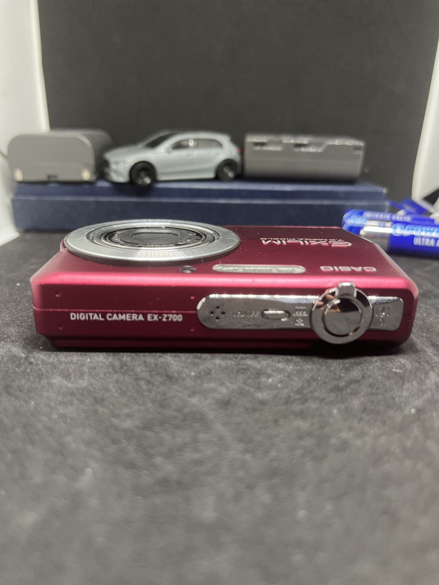 Casio EXILIM EX-Z700 7.2MP Digital Camera - Pink Red